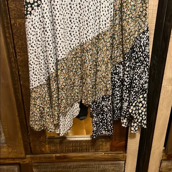 UMGEE Chic Asymmetrical floral skirt - Picture 7 of 8